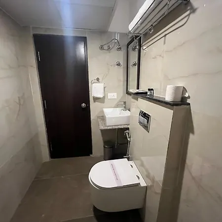 Hotel Landridge - Hitech City Hyderabad Exterior photo